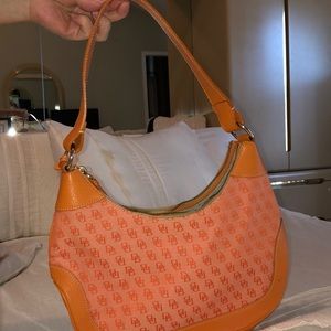 ✨Dooney & Bourke bag ✨